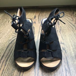Melrose and Market black/wooden wedges!